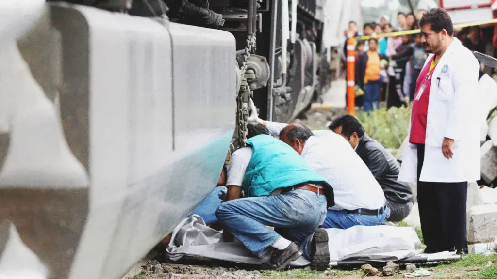Hombre impactado por tren en San Felipe Hueyotlipan, Puebla murió en el hospital 