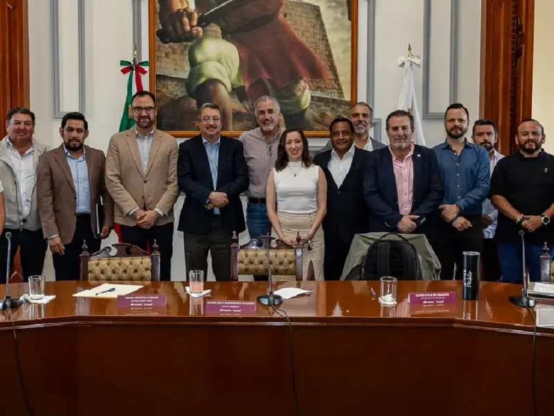 Dialoga secretario de Economía con empresarios turísticos por Estacionamiento Rotativo