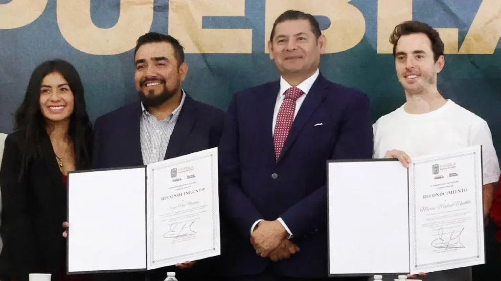 Alejandro Armenta nombra a directores de escuelas de Box y Tenis de Universidad del Deporte  