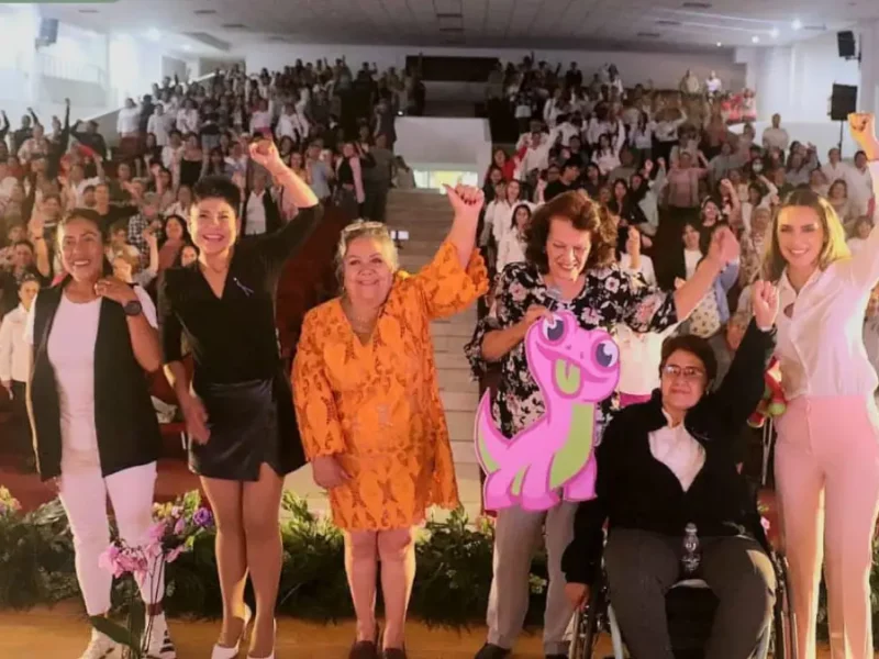 DIF de Texmelucan presenta conversatorio "Solo necesito ser mujer"