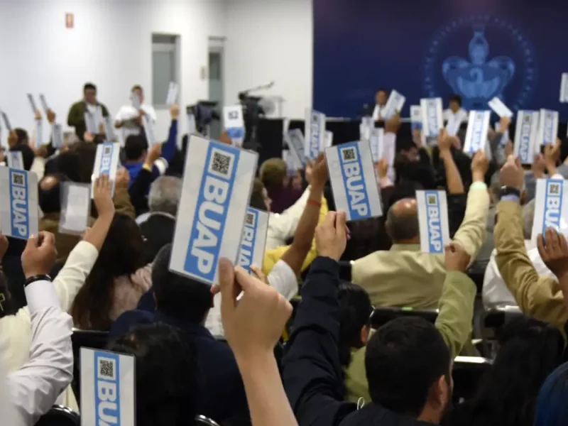 Rectora Lilia Cedillo pide a los estudiantes voto de confianza y diálogo con las comisiones