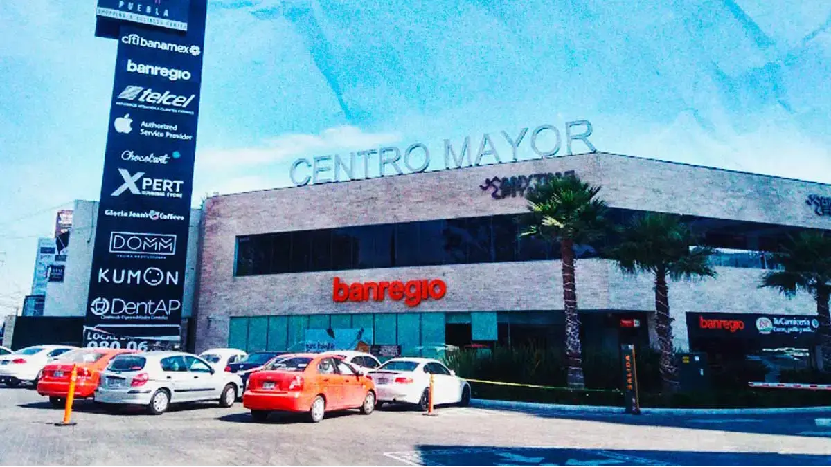 Delincuentes asaltaron a cuentahabiente en Plaza Centro Mayor de Puebla; le roban 250 mil pesos