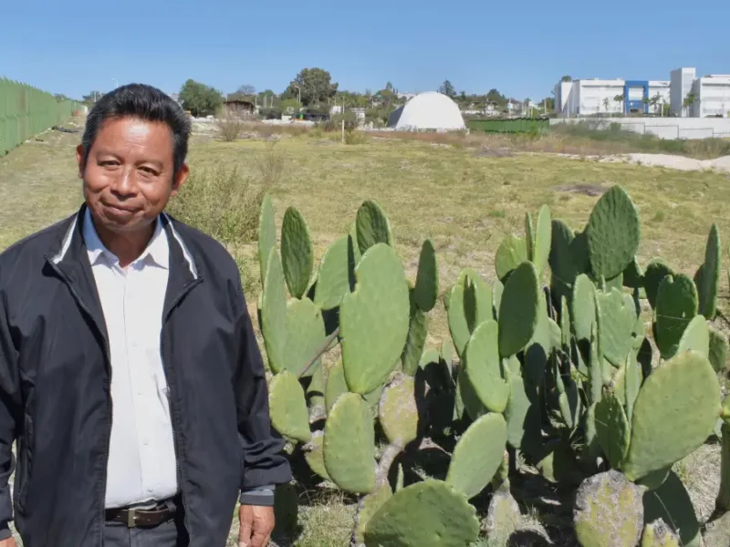 Académico del ICUAP investiga organismos del suelo que favorecen su fertilidad y conservación
