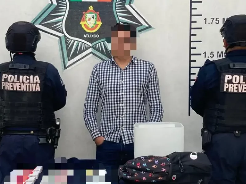 Policías detienen a sospechoso en Atlixco por robo en clínica del IMSS