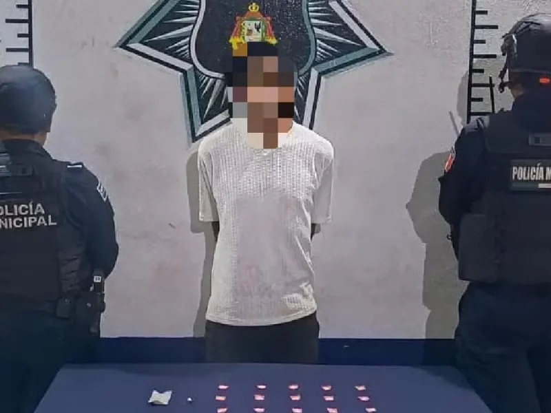 Policía de Atlixco detiene a joven por presuntos delitos contra la salud durante recorrido por la Agrícola Ocotepec