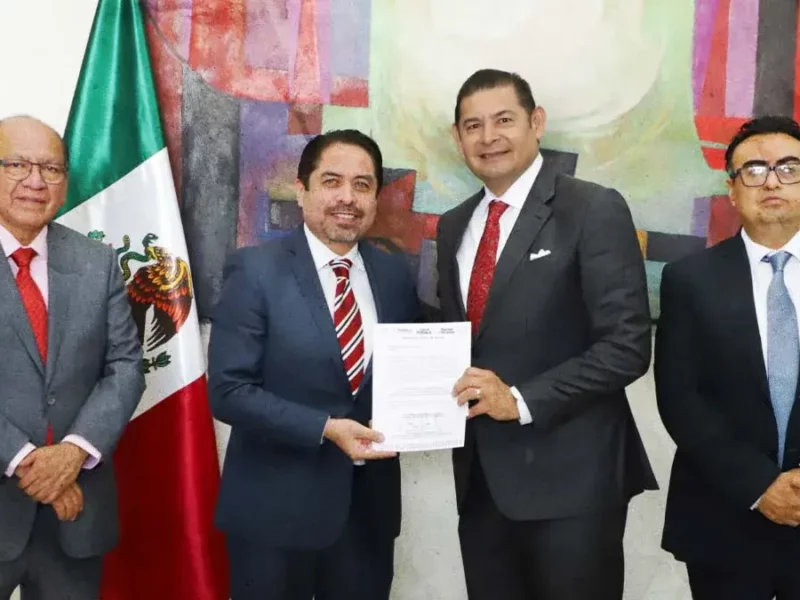 Alejandro Armenta nombra a Juan Carlos Valdez Zayas como director del DIF Puebla