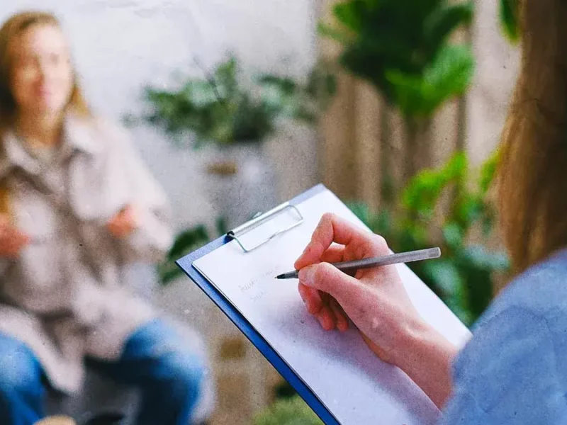 IJMP ofrece atención psicológica gratuita para jóvenes en la capital