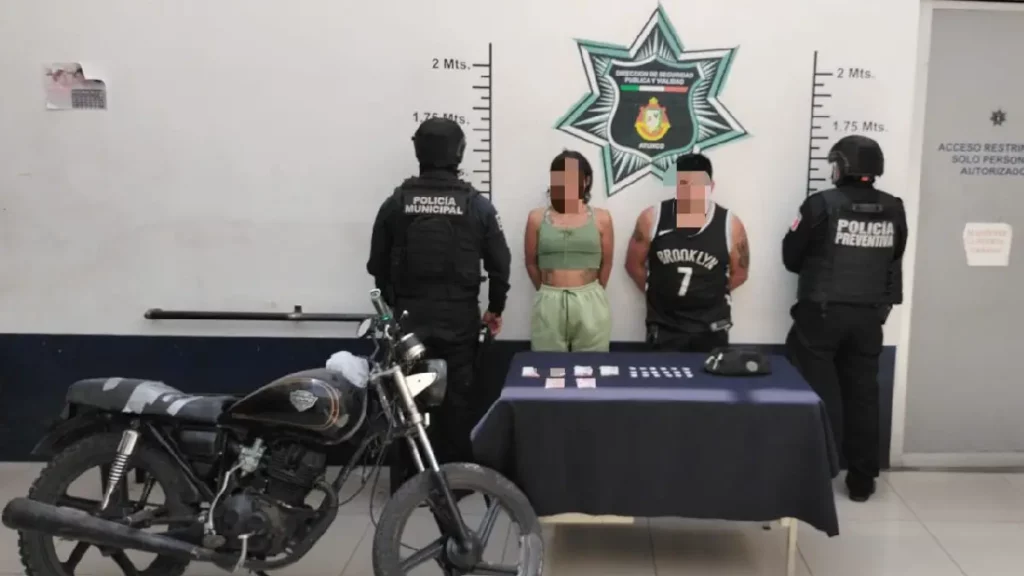 Policías de Atlixco detienen a pareja que intercambiaba sustancias ilícitas