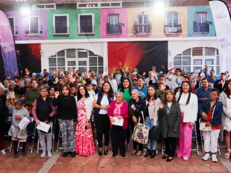 Impulsa Lupita Cuautle la inclusión con entrega de aparatos auditivos