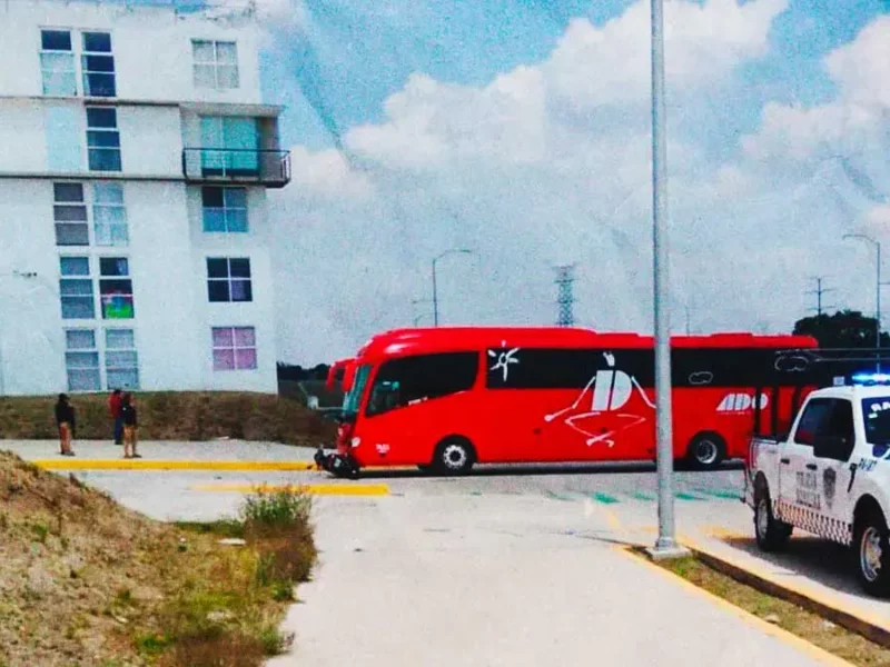 Motociclista murió tras ser impactado por autobús de ADO en San José Chiapa, Puebla
