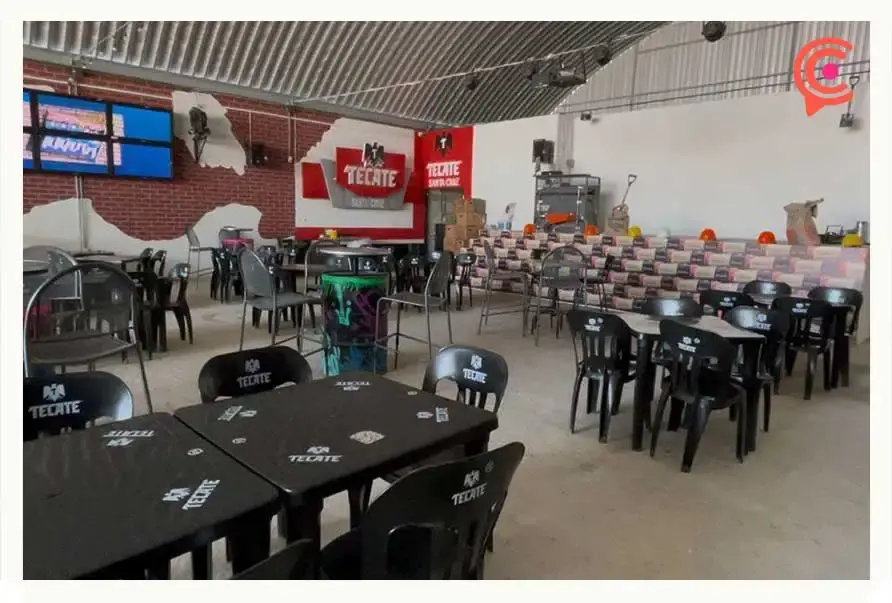 Conoce la caguamería con temática de obra en construcción en Puebla  