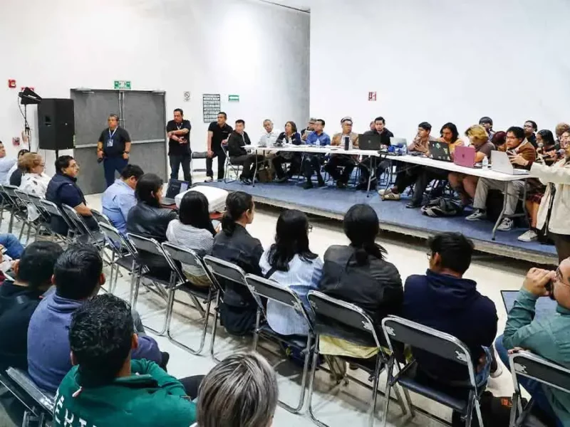 Paristas y autoridades BUAP inician mesa de diálogo sobre democracia; determinarán reelección de la rectoría