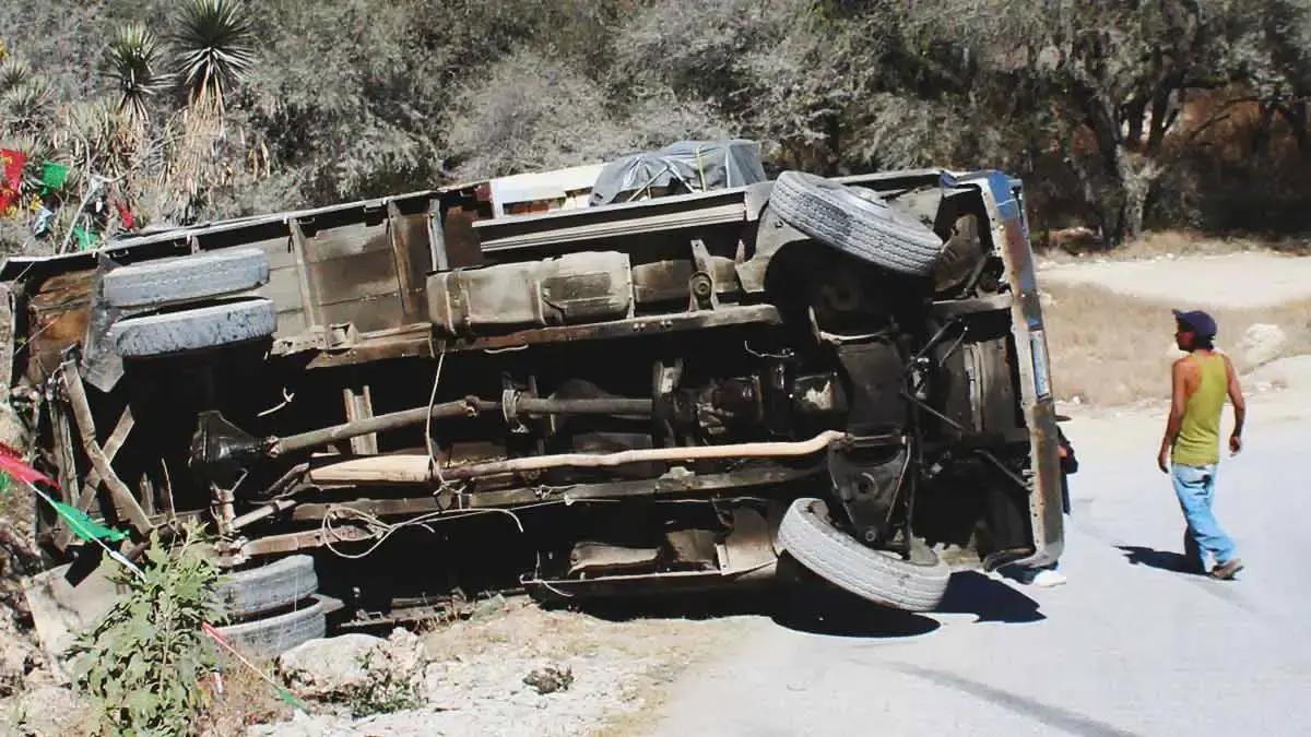 Joven murió tras chocar y volcar en una camioneta en Quecholac, Puebla