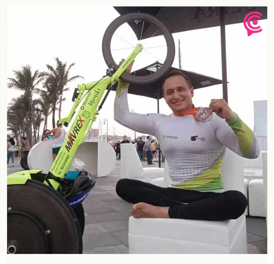 Paratletas poblanos se suben al podio de la Carrera del Golfo 10K 2025