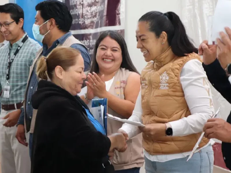 Ariadna Ayala encabeza nueva entrega de becas Rita Cetina en Atlixco