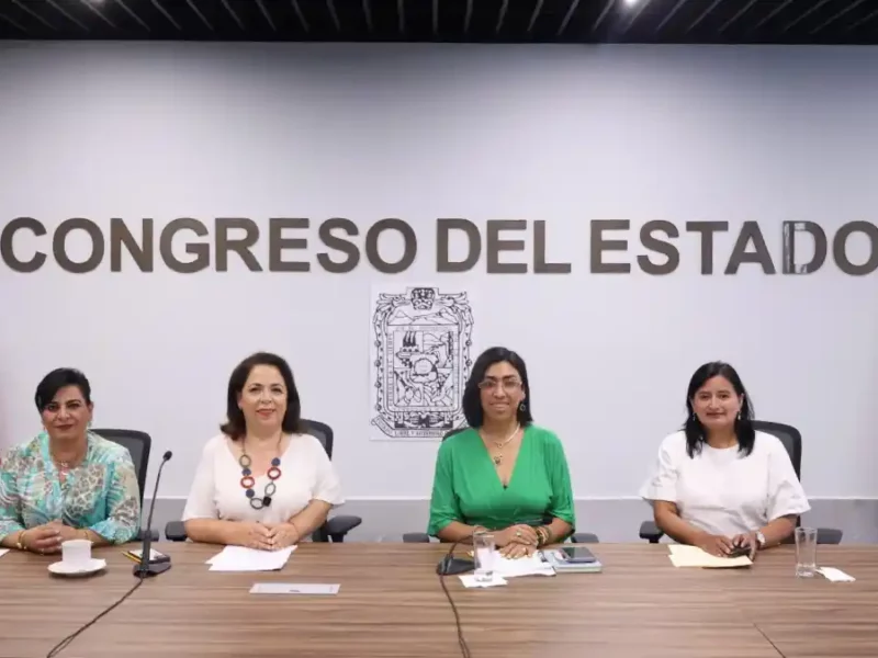 Avala Comisión del Congreso exhorto para que edificios públicos se iluminen de azul