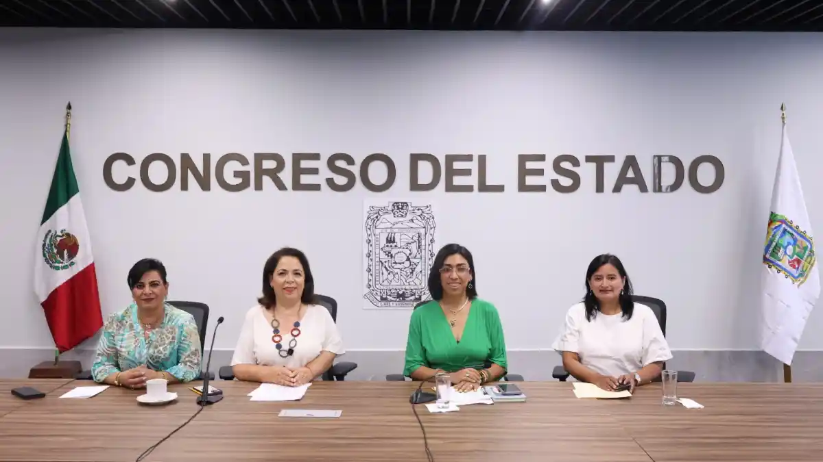 Avala Comisión del Congreso exhorto para que edificios públicos se iluminen de azul
