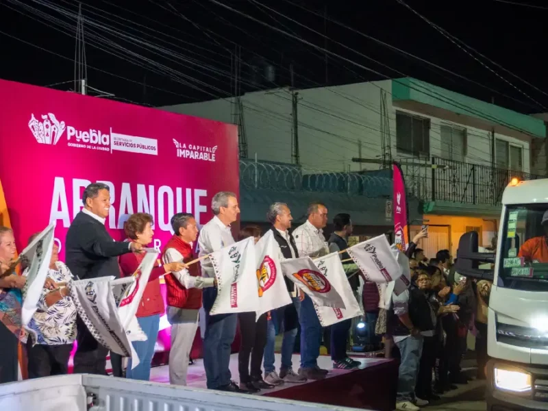 Arranca Pepe Chedraui el Programa Puebla Brilla con modernización de luminarias en Arboledas de Loma Bella