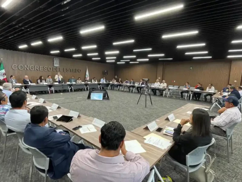 Realizan mesa de trabajo en Congreso para fortalecer al campo poblano