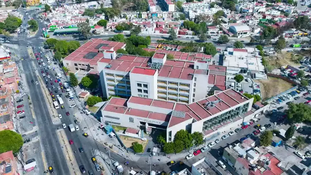 Acusan a delegada del IMSS en Puebla de saqueo al Hospital La Margarita
