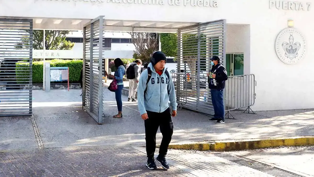 Este 2 de abril, 45 mil estudiantes BUAP regresaron a clases presenciales en CU 