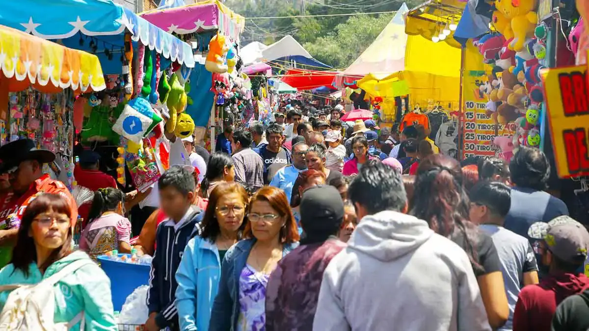 Ayuntamiento de Puebla dará 450 permisos a ambulantes para Semana Santa 2025 en El Calvario