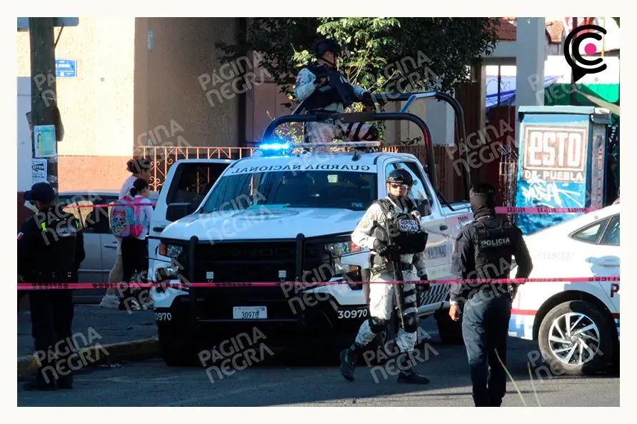 Abandonan camioneta incendiada con mensaje de amenaza frente al Parque Ecológico de Puebla