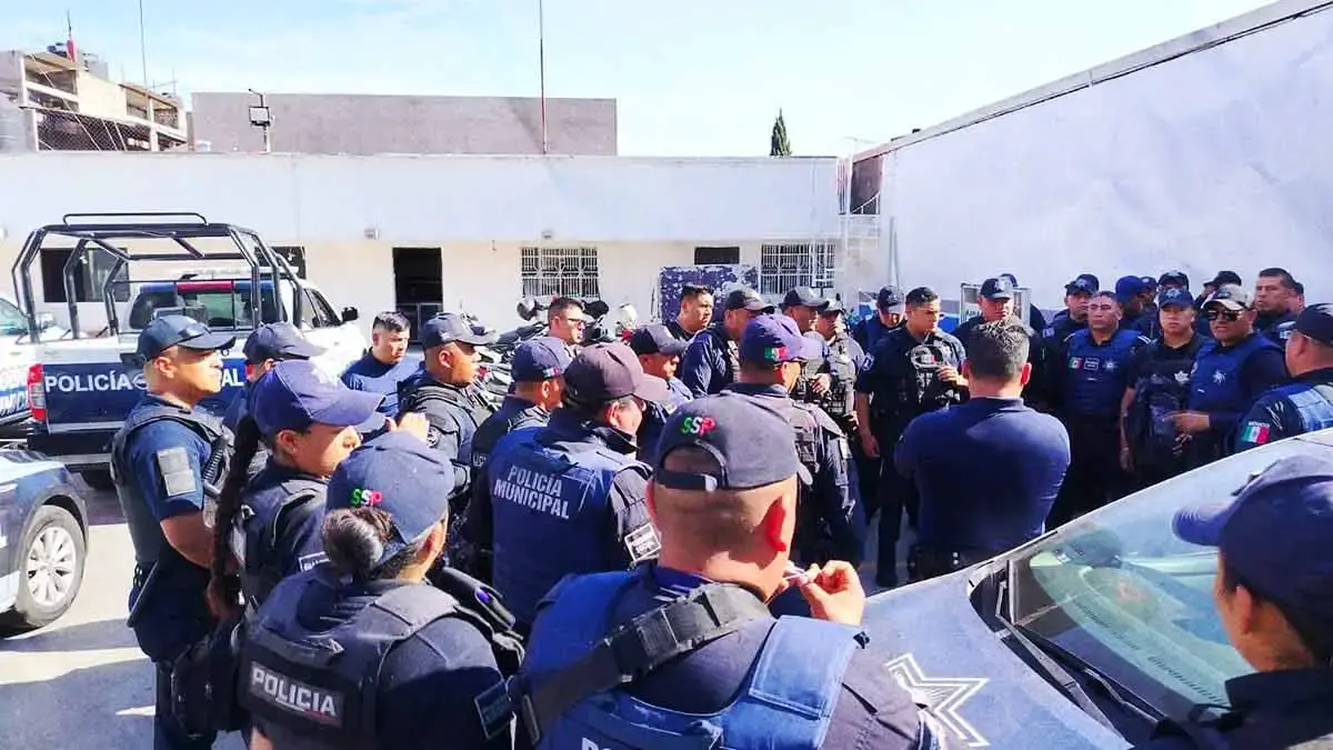 Policías de Teziutlán se van a paro; exigen mejoras laborales