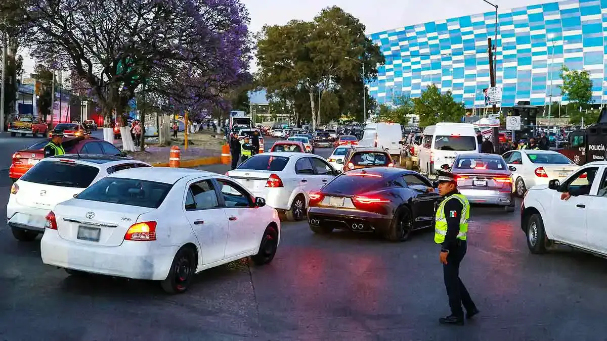Estacionamiento del Estadio Cuauhtémoc tendrá canchas deportivas y torre de seguridad  