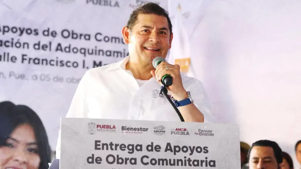 Programa de Obra Comunitaria se extenderá a tianguis y mercados de Puebla con apoyos económicos