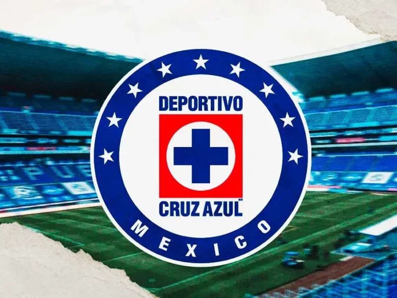 Aficionados de Cruz Azul golpean al conductor del programa “El Fusil", en el Estadio Cuauhtémoc