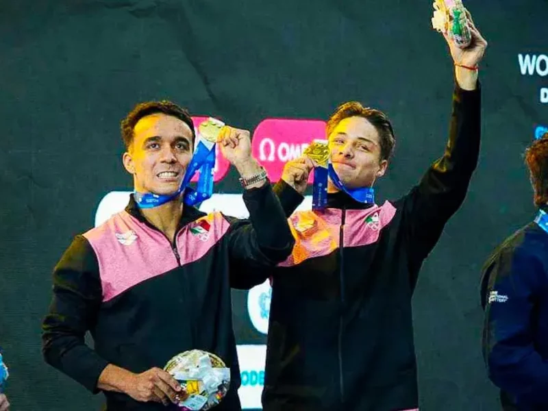 Osmar Olvera y Juan Manuel Celaya ganan oro en Copa del Mundo de Clavados 2025