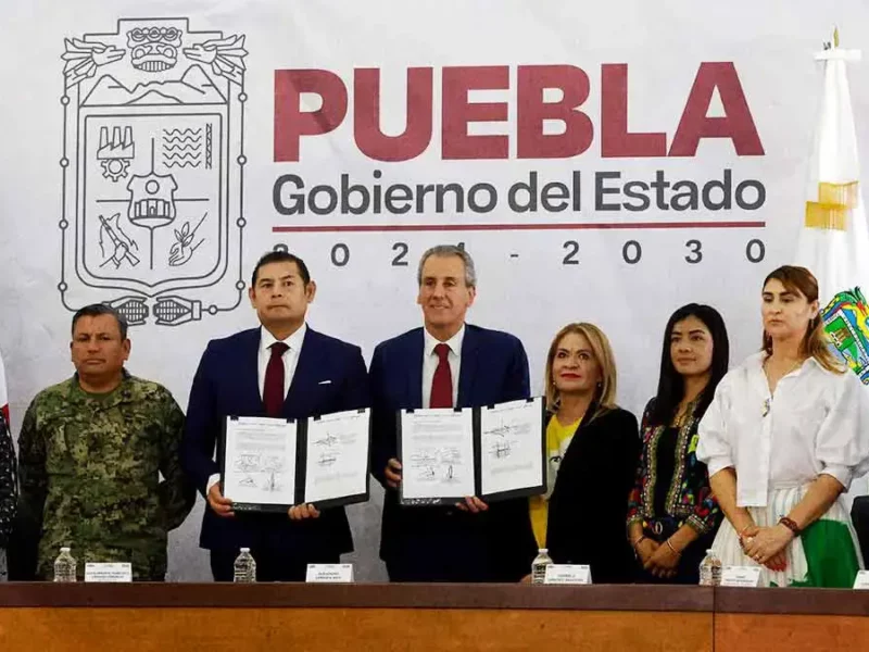 Gobierno y Ayuntamiento de Puebla firman convenio para que estacionamiento de Estadio Cuauhtémoc sea gratis  