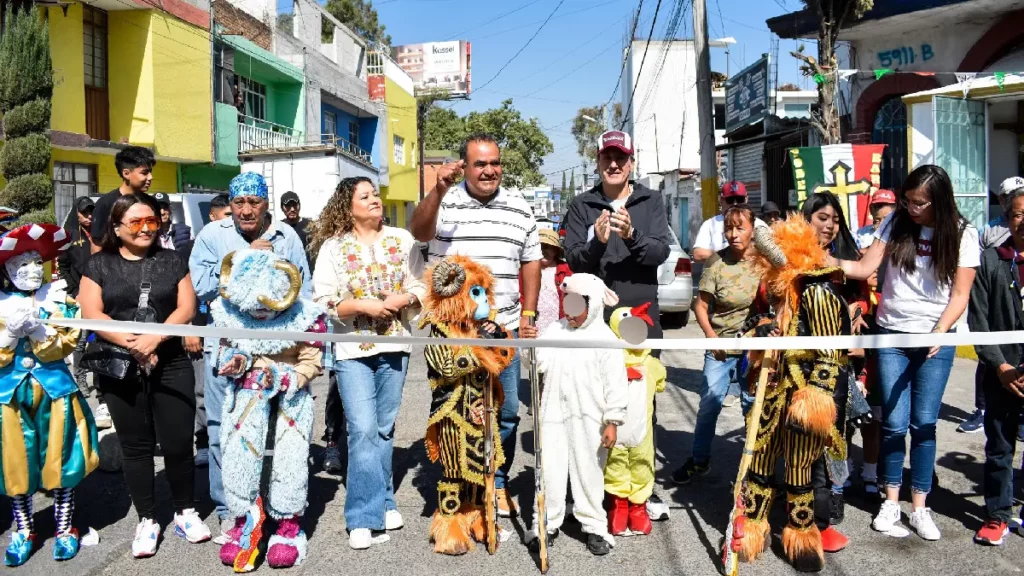 Acude Pepe Chedraui al corte de listón para el inicio del Carnaval de San Baltazar Campeche