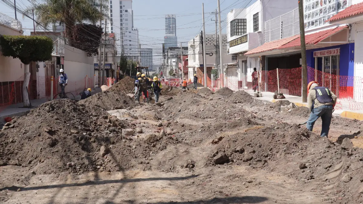 Supervisa David Aysa trabajos de rehabilitación vial en la Capital