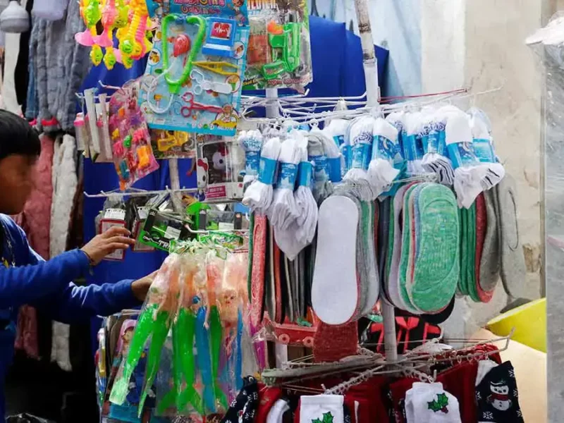 Ayuntamiento de Puebla quitará a vendedores ambulantes del zócalo de San Francisco Totimehuacán