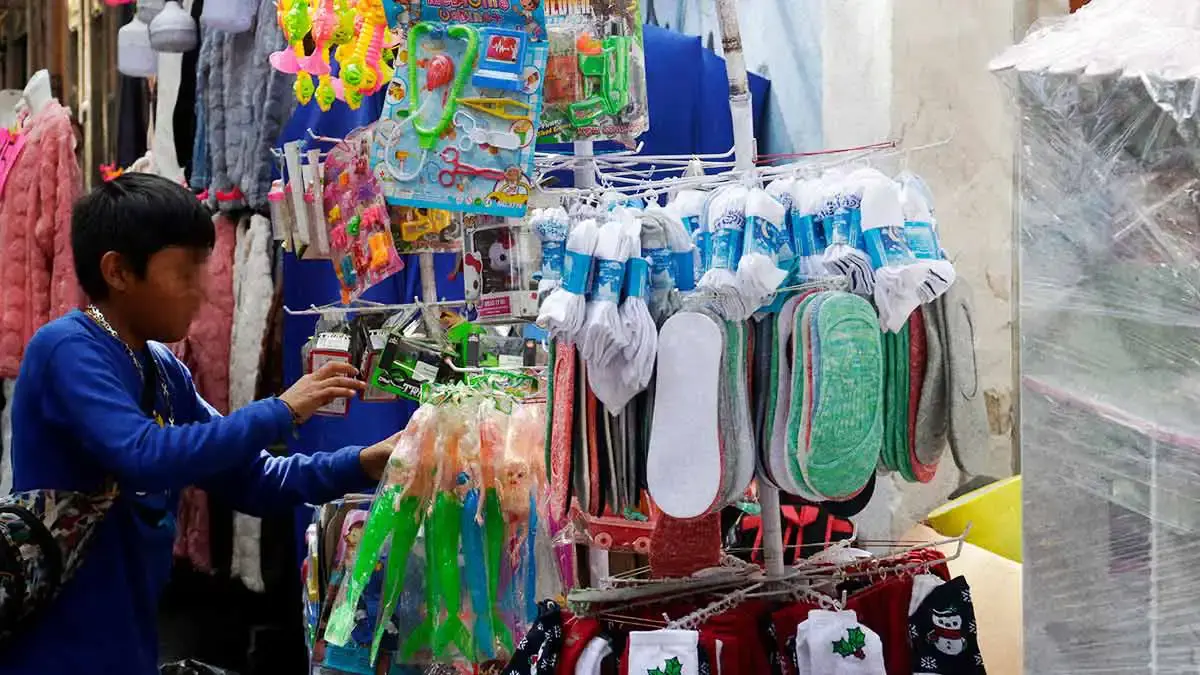 Ayuntamiento de Puebla quitará a vendedores ambulantes del zócalo de San Francisco Totimehuacán