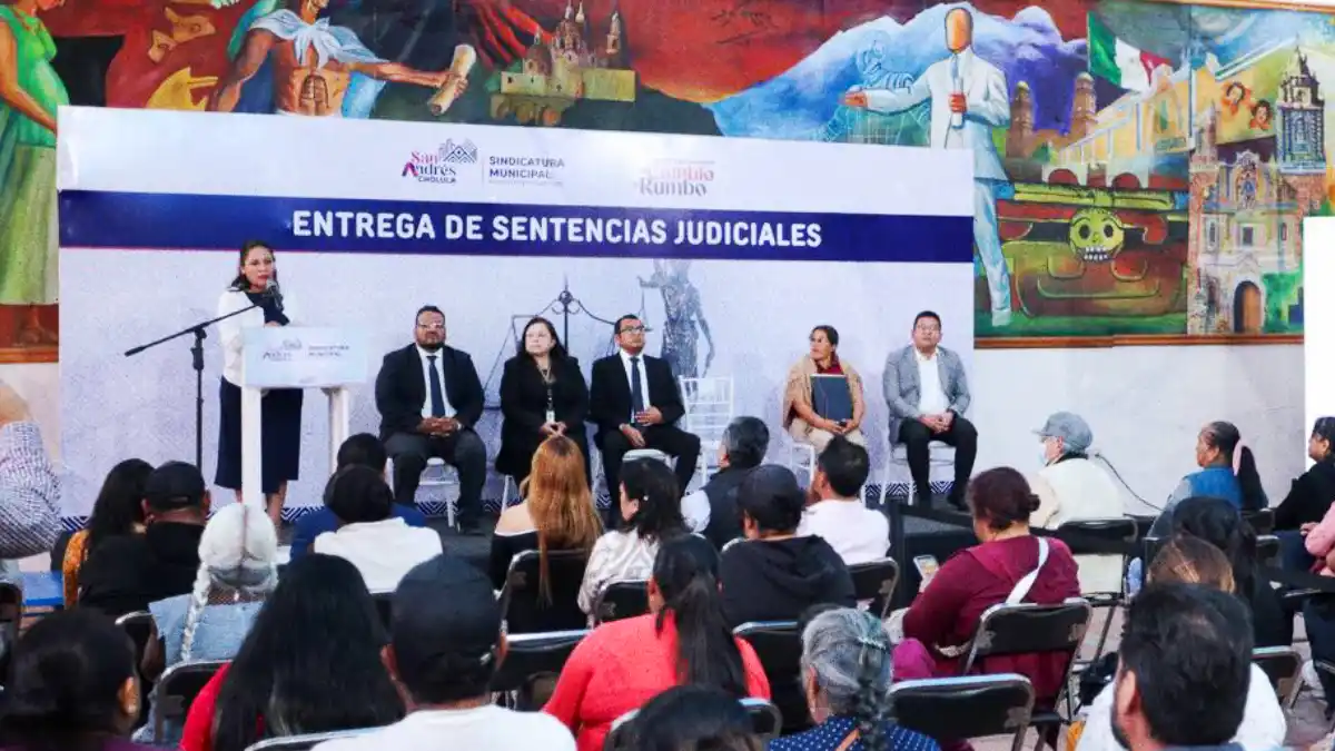 Brinda Lupita Cuautle certeza legal en San Andrés Cholula con entrega de sentencias