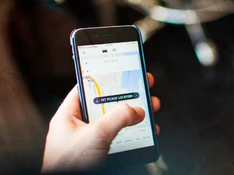 Gobierno de Puebla busca eliminar la tarifa dinámica de Uber y Didi 