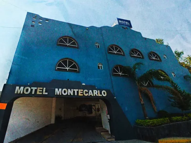 Mujer se aventó del tercer piso del motel Montecarlo en San Francisco Totimehuacan, Puebla
