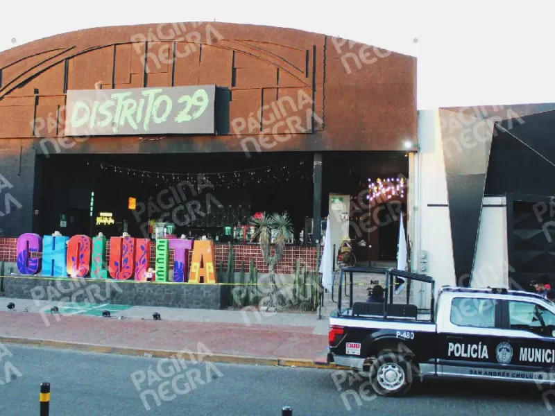 Pelea deja un hombre muerto y otro baleado en bar Distrito 29 de Cholula, Puebla 