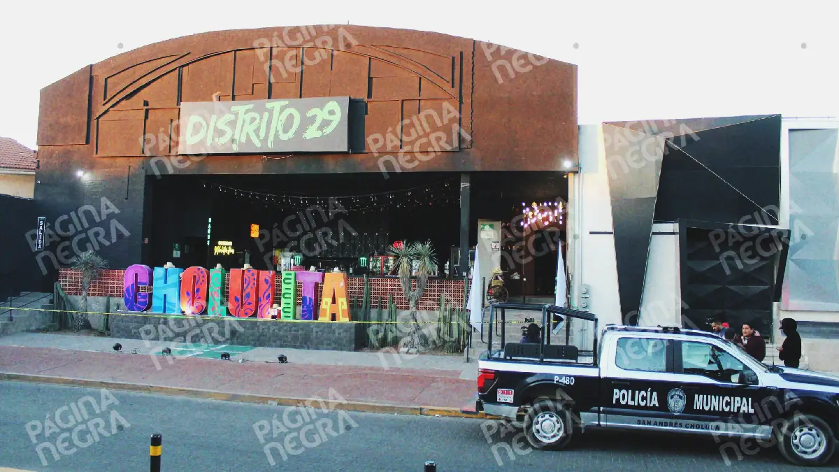 Pelea deja un hombre muerto y otro baleado en bar Distrito 29 de Cholula, Puebla 
