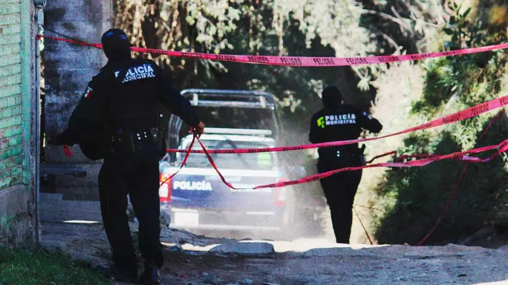Encuentran cuerpo maniatado junto a restos humanos en barranca de Xonacatepec, Puebla