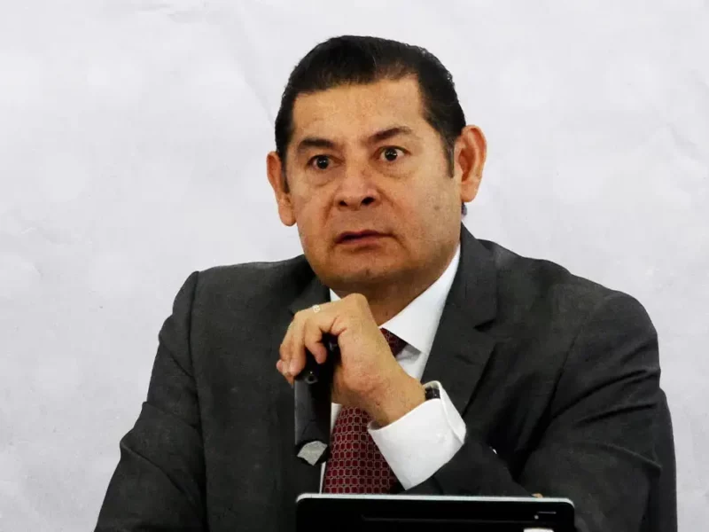 Familia de Estefanía, víctima de feminicidio en Xicotepec, exige resultados a Alejandro Armenta  