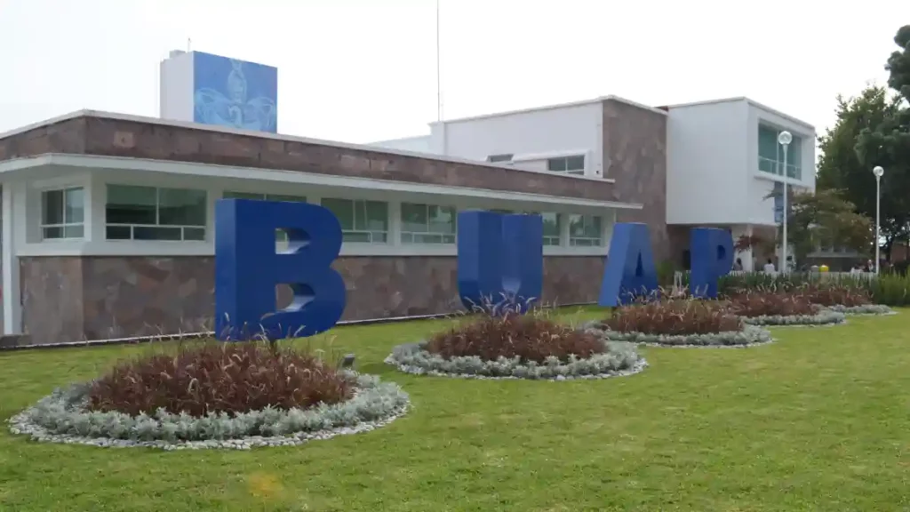 Rinde informe de labores el director del Complejo Regional Nororiental