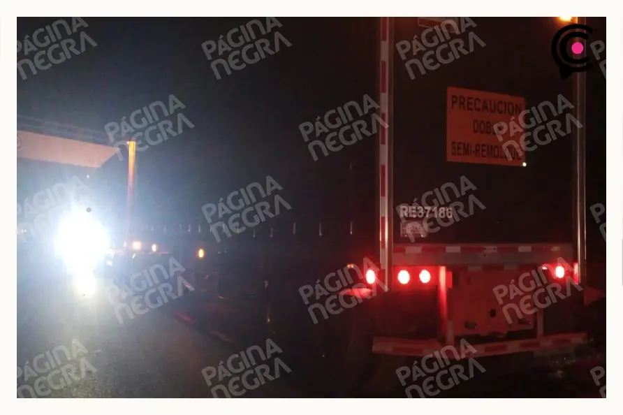 Conductor murió atropellado por tráiler en Palmar de Bravo, Puebla; revisaba su camioneta tras choque