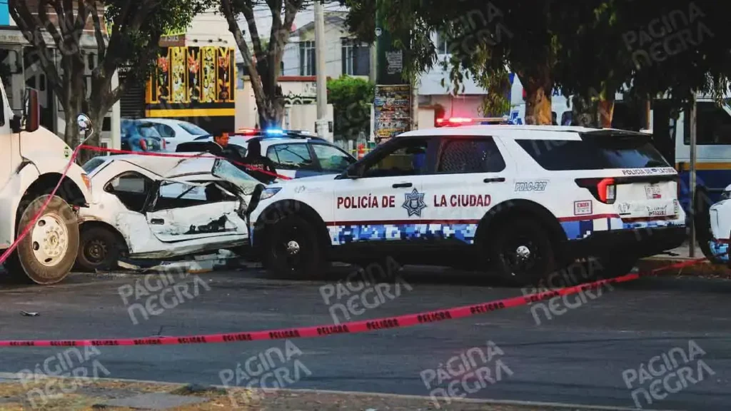 Conductor de Chevy murió tras choque contra camión recolector de basura en Puebla 