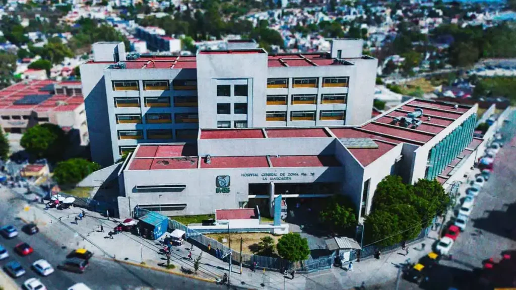 Poblana acusa negligencia médica en IMSS La Margarita; a su padre le perforaron un pulmón  
