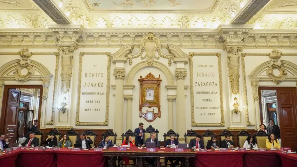Aprueba Ayuntamiento de Puebla Reglas de Operación del Estacionamiento Rotativo 2024-2027