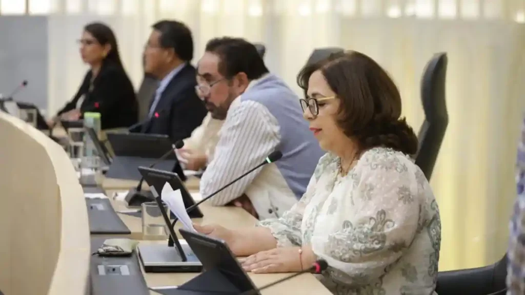 Trabajan diputadas y diputados de la LXII Legislatura en Casas de Gestión